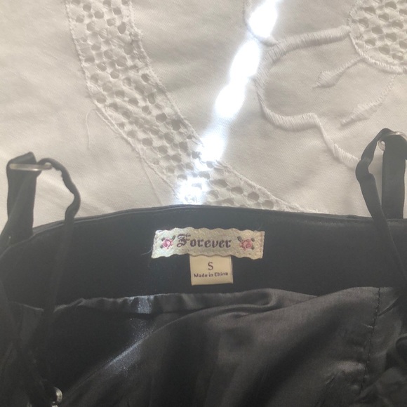 Gorgeous top - Picture 6 of 7